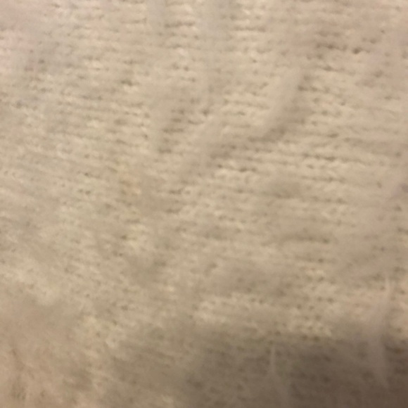 White Fluffy Sweater - Picture 4 of 4